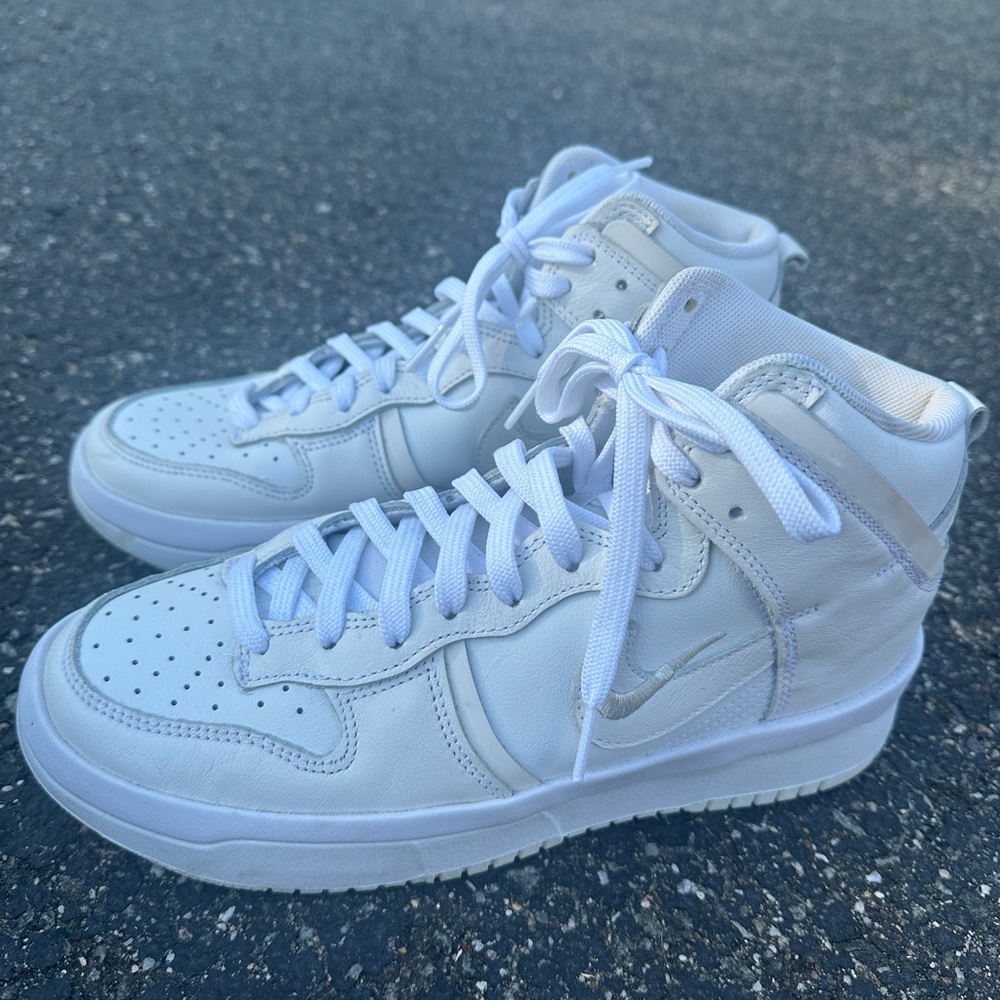 White Nike Dunk Women’s 8.5